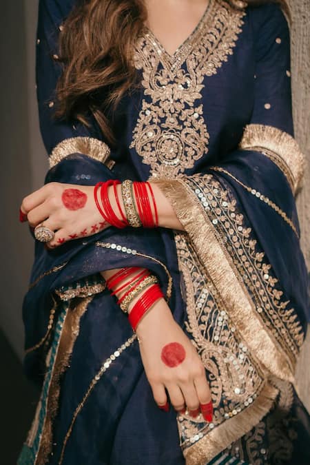 Buy_Sheetal Batra_Blue Silk Sequins V-neck Dori Embroidered Kurta Salwar Set 