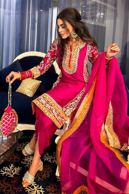 Sheetal Batra_Purple Dupatta Silk Organza, Kurta Chanderi Silk, Mehnoor Embroidered Set _at_Aza_Fashions