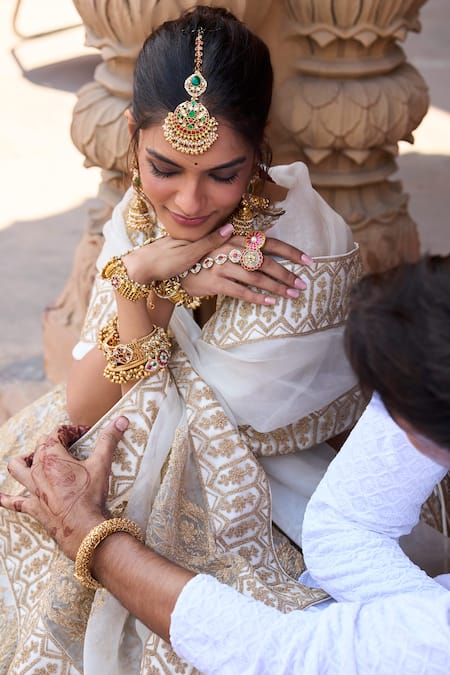 Buy_Sheetal Batra_Ivory Silk Organza Kiran Dori Plunge V Neck Embroidered Lehenga Set _Online_at_Aza_Fashions