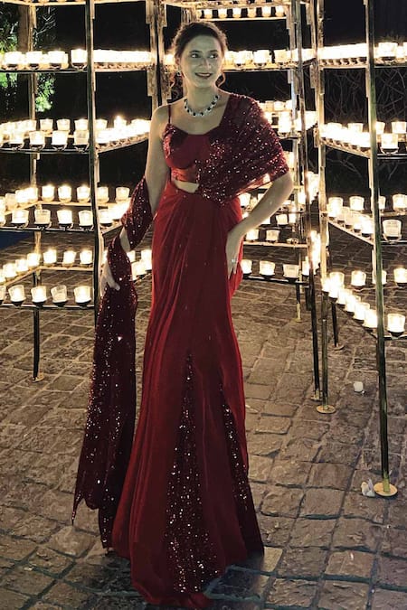 Buy B'Infinite Red Lycra Sequins Sweetheart Neck Pre Draped Saree And Blouse Buy_B'Infinite_Red Lycra Sequins Sweetheart Neck Pre Draped Saree And Blouse