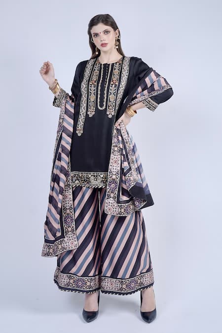 Neha & Tarun Black Lining Shantoon, Bemberg And Satin Floral Embroidered Kurta Palazzo Set Online at Aza Fashions Neha & Tarun_Black Lining Shantoon, Bemberg And Satin Floral Embroidered Kurta Palazzo Set _Online_at_Aza_Fashions