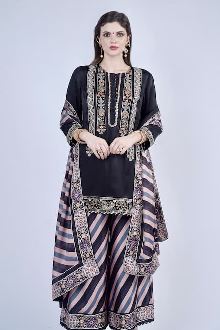 Neha & Tarun Black Lining Shantoon, Bemberg And Satin Floral Embroidered Kurta Palazzo Set at Aza Fashions Neha & Tarun_Black Lining Shantoon, Bemberg And Satin Floral Embroidered Kurta Palazzo Set _at_Aza_Fashions