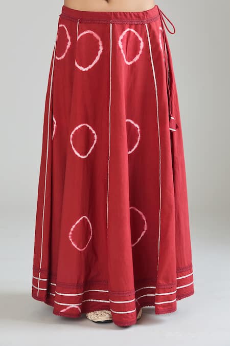 Buy Samyukta Singhania Red Cotton Lace Mandarin Collar Embroidered Tie-dye Flared Lehenga Set Online at Aza Fashions Buy_Samyukta Singhania_Red Cotton Lace Mandarin Collar Embroidered Tie-dye Flared Lehenga Set_Online_at_Aza_Fashions