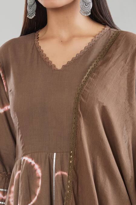 Naintara Bajaj Brown Pure Cotton Lace V Neck Tie-dye Pattern Anarkali Set at Aza Fashions Naintara Bajaj_Brown Pure Cotton Lace V Neck Tie-dye Pattern Anarkali Set _at_Aza_Fashions