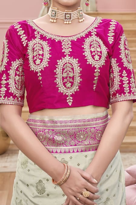Buy_Naintara Bajaj_Pink Silk Embroidery, Zari Round Neck Floral Woven Banarasi Saree And Blouse 