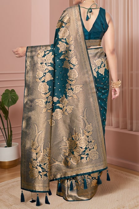 Shop Naintara Bajaj Green Silk Embroidery, Zari V-neck Floral Vine Woven Saree And Blouse Set at Aza Fashions Shop_Naintara Bajaj_Green Silk Embroidery, Zari V-neck Floral Vine Woven Saree And Blouse Set _at_Aza_Fashions