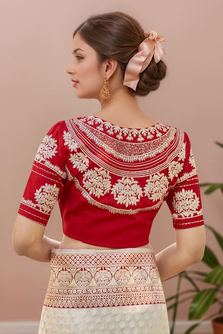 Naintara Bajaj White Georgette, Silk Embroidery, Sequins Round Floral Woven Saree With Blouse Online at Aza Fashions Naintara Bajaj_White Georgette, Silk Embroidery, Sequins Round Floral Woven Saree With Blouse _Online_at_Aza_Fashions