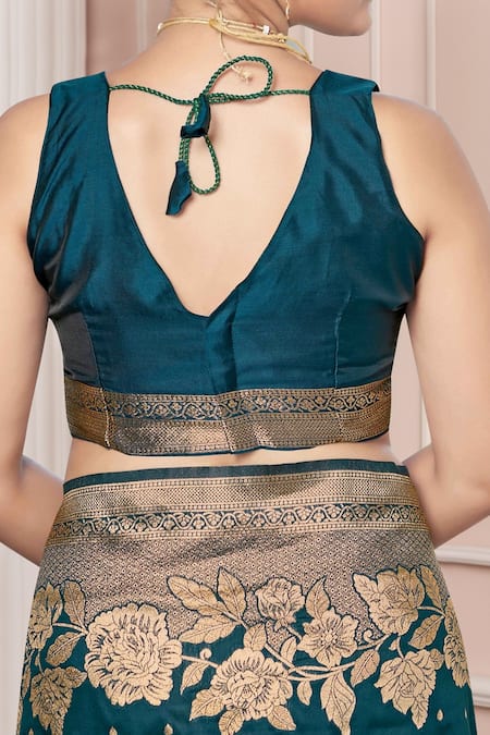 Naintara Bajaj Green Silk Embroidery, Zari V-neck Floral Vine Woven Saree And Blouse Set at Aza Fashions Naintara Bajaj_Green Silk Embroidery, Zari V-neck Floral Vine Woven Saree And Blouse Set _at_Aza_Fashions