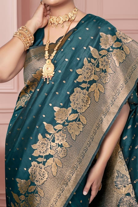 Shop Naintara Bajaj Green Silk Embroidery, Zari V-neck Floral Vine Woven Saree And Blouse Set Shop_Naintara Bajaj_Green Silk Embroidery, Zari V-neck Floral Vine Woven Saree And Blouse Set