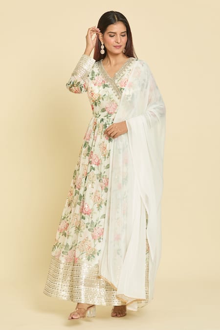 Buy_Samyukta Singhania_Cream Lining Shantoon, Organza Silk Floral, Sequin, Zari Print Anarkali Set _Online_at_Aza_Fashions