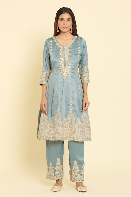 Samyukta Singhania_Gray Organza, Silk, Chiffon Sequins, Embroidery V-neck Mirror Grey Kurta Set _at_Aza_Fashions