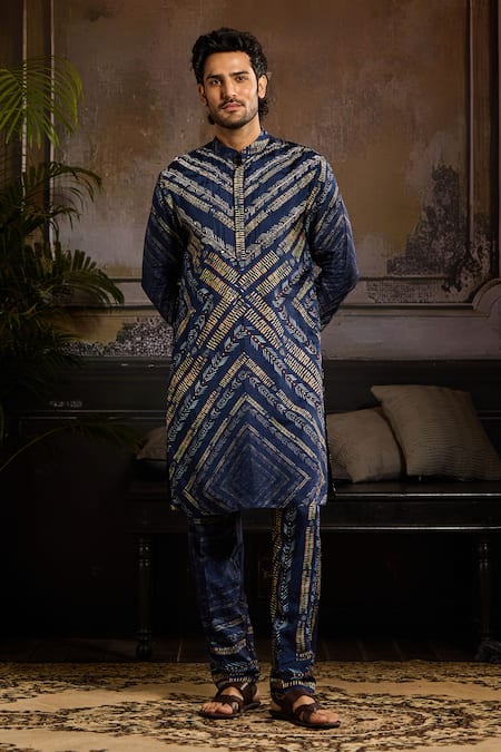 Shop Diyarajvvir Blue Dola Silk, Lining Mul Chevron, Mirror, Zari Thread Print Kurta With Pant at Aza Fashions Shop_Diyarajvvir_Blue Dola Silk, Lining Mul Chevron, Mirror, Zari Thread Print Kurta With Pant _at_Aza_Fashions