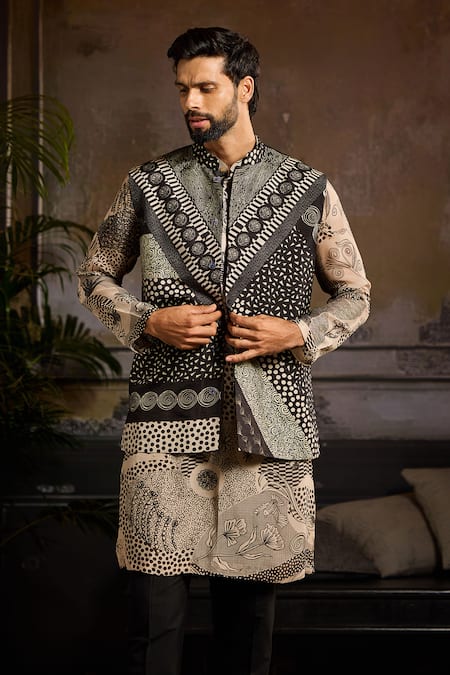 Shop Diyarajvvir Black Silk, Cotton Embroidery Geometric Print Bundi And Kurta Set at Aza Fashions Shop_Diyarajvvir_Black Silk, Cotton Embroidery Geometric Print Bundi And Kurta Set _at_Aza_Fashions