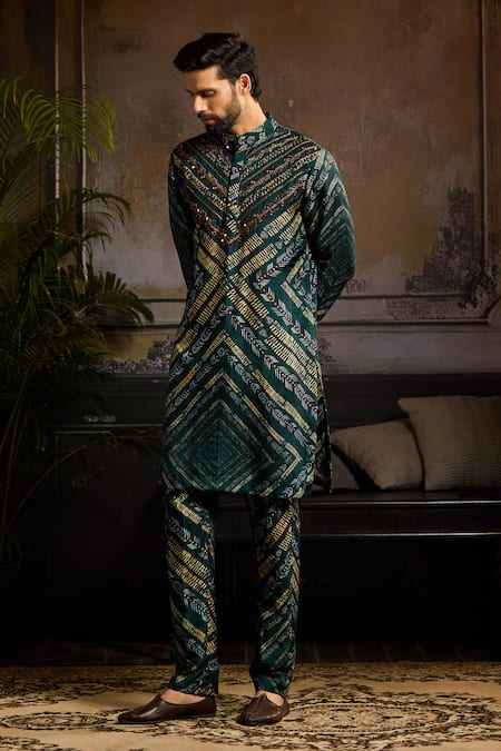 Shop Diyarajvvir Green Dola Silk, Lining Mul Chevron, Cutdana, Mirror Print Kurta And Pant Set at Aza Fashions Shop_Diyarajvvir_Green Dola Silk, Lining Mul Chevron, Cutdana, Mirror Print Kurta And Pant Set _at_Aza_Fashions