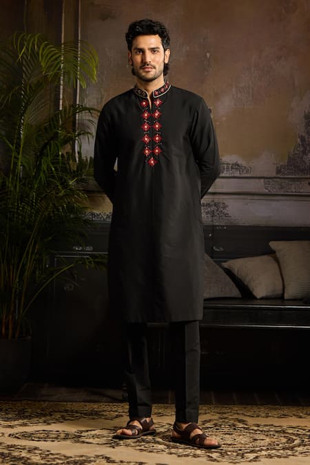 Shop Diyarajvvir Black Cotton, Silk Cut Work Floral Embroidered Kurta Set at Aza Fashions Shop_Diyarajvvir_Black Cotton, Silk Cut Work Floral Embroidered Kurta Set _at_Aza_Fashions