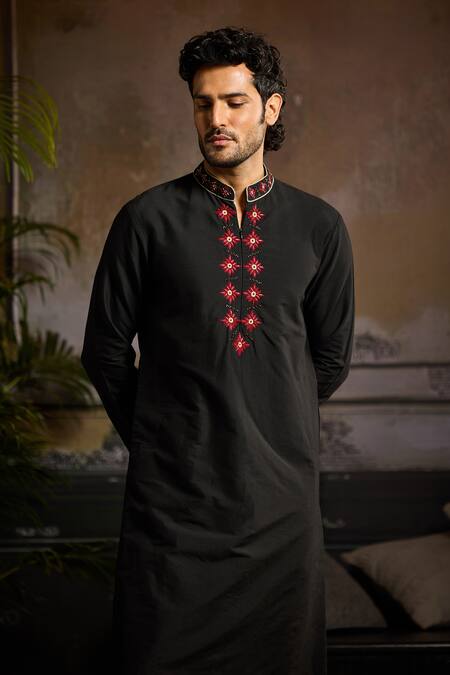 Diyarajvvir Black Cotton, Silk Cut Work Floral Embroidered Kurta Set Online at Aza Fashions Diyarajvvir_Black Cotton, Silk Cut Work Floral Embroidered Kurta Set _Online_at_Aza_Fashions