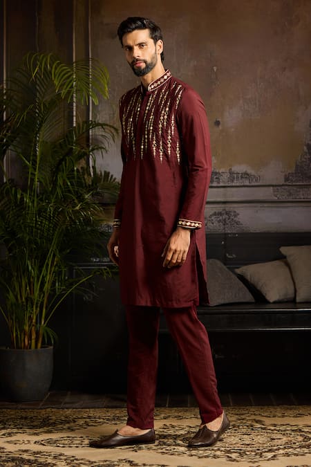 Shop Diyarajvvir Maroon Cotton, Silk Mirrors, Zari Embroidered Kurta Set at Aza Fashions Shop_Diyarajvvir_Maroon Cotton, Silk Mirrors, Zari Embroidered Kurta Set _at_Aza_Fashions