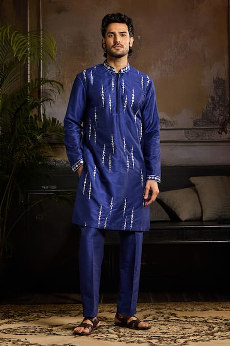 Shop Diyarajvvir Blue Cotton Silk, Lining Mul Cutdana, Zari Mirror Stripe Embroidered Kurta Set at Aza Fashions Shop_Diyarajvvir_Blue Cotton Silk, Lining Mul Cutdana, Zari Mirror Stripe Embroidered Kurta Set _at_Aza_Fashions