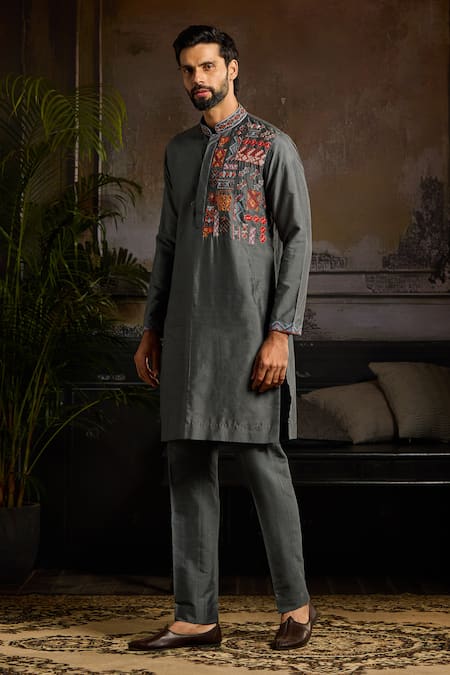 Shop Diyarajvvir Grey Cotton Silk Geometric, Thread Tribal Embroidered Kurta With Pant at Aza Fashions Shop_Diyarajvvir_Grey Cotton Silk Geometric, Thread Tribal Embroidered Kurta With Pant _at_Aza_Fashions