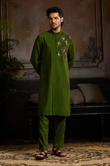 Shop Diyarajvvir Green Cotton, Silk Metallic Thread, Beads Sunburst Embroidered Kurta Set at Aza Fashions Shop_Diyarajvvir_Green Cotton, Silk Metallic Thread, Beads Sunburst Embroidered Kurta Set _at_Aza_Fashions