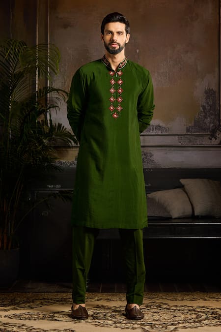 Shop Diyarajvvir Green Cotton, Silk Embroidery, Sequins, Cut Work Butti Placement Kurta Set at Aza Fashions Shop_Diyarajvvir_Green Cotton, Silk Embroidery, Sequins, Cut Work Butti Placement Kurta Set _at_Aza_Fashions