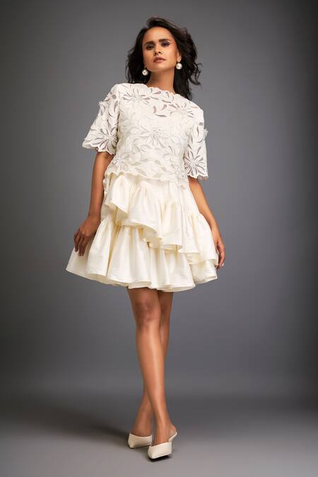 Shop Deepika Arora White Taffeta Floral Closed Applique Top With Tiered Skirt Online at Aza Fashions Shop_Deepika Arora_White Taffeta Floral Closed Applique Top With Tiered Skirt _Online_at_Aza_Fashions