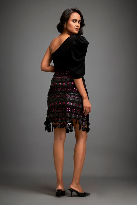 Shop Deepika Arora Black Rozella Crepe Geometric Cutwork Applique Skirt at Aza Fashions Shop_Deepika Arora_Black Rozella Crepe Geometric Cutwork Applique Skirt _at_Aza_Fashions