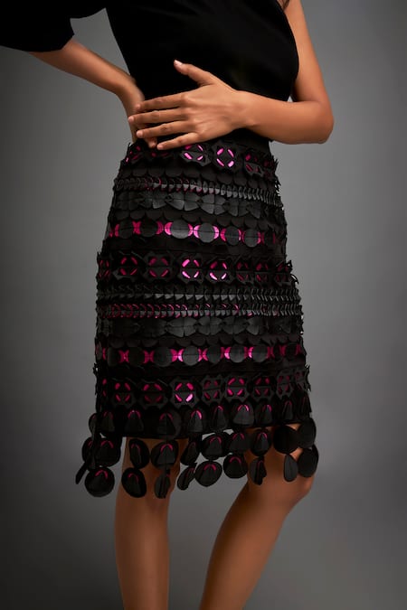 Deepika Arora Black Rozella Crepe Geometric Cutwork Applique Skirt at Aza Fashions Deepika Arora_Black Rozella Crepe Geometric Cutwork Applique Skirt _at_Aza_Fashions