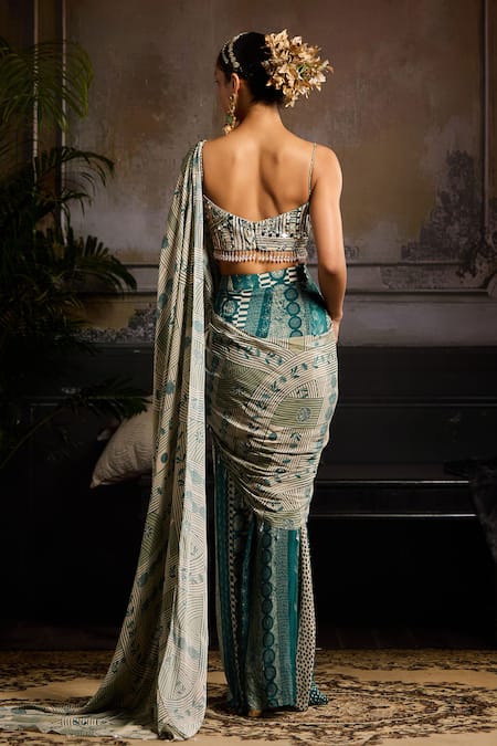 Shop Diyarajvvir Beige Crepe, Lining Shantoon Geometric Bloom Print Pre-draped Saree With Blouse at Aza Fashions Shop_Diyarajvvir_Beige Crepe, Lining Shantoon Geometric Bloom Print Pre-draped Saree With Blouse _at_Aza_Fashions