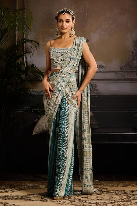 Diyarajvvir Beige Crepe, Lining Shantoon Geometric Bloom Print Pre-draped Saree With Blouse Online at Aza Fashions Diyarajvvir_Beige Crepe, Lining Shantoon Geometric Bloom Print Pre-draped Saree With Blouse _Online_at_Aza_Fashions