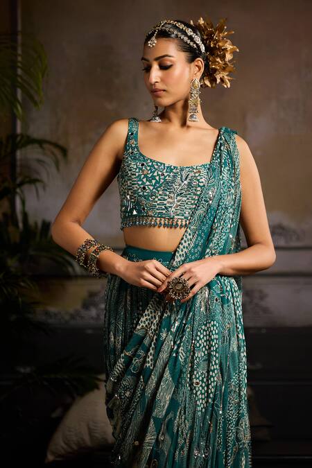 Diyarajvvir Green Crepe, Georgette, Linen Teal Abstract Jaal Pre-draped Saree Set Online at Aza Fashions Diyarajvvir_Green Crepe, Georgette, Linen Teal Abstract Jaal Pre-draped Saree Set _Online_at_Aza_Fashions