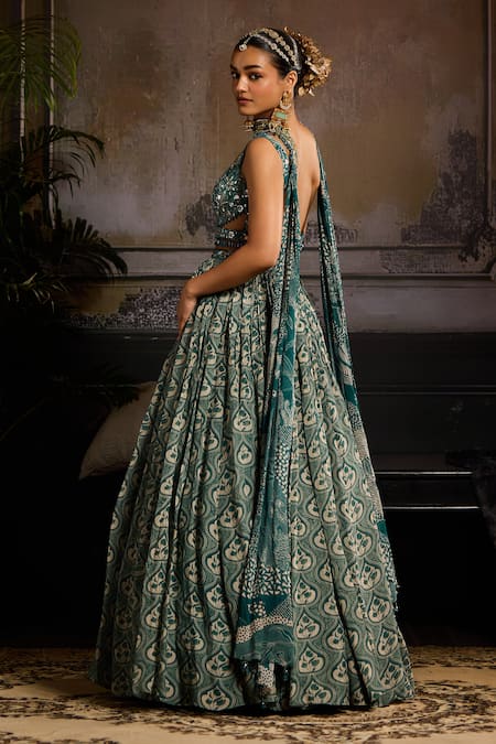 Buy Diyarajvvir Green Organza, Crepe, Lining Shantoon Crest Bloom Round Neck Print Lehenga Set Online at Aza Fashions Buy_Diyarajvvir_Green Organza, Crepe, Lining Shantoon Crest Bloom Round Neck Print Lehenga Set _Online_at_Aza_Fashions