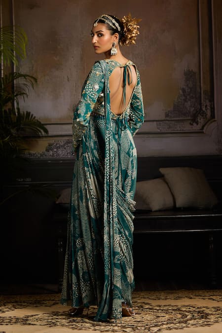 Shop Diyarajvvir Green Crepe, Georgette, Lining Shantoon Abstract Print Pre-draped Saree Set at Aza Fashions Shop_Diyarajvvir_Green Crepe, Georgette, Lining Shantoon Abstract Print Pre-draped Saree Set _at_Aza_Fashions