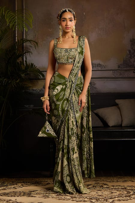 Buy Diyarajvvir Green Crepe Beads, Mirrors, Sequins Square Abstract Jaal Printed Skirt Saree Set Online at Aza Fashions Buy_Diyarajvvir_Green Crepe Beads, Mirrors, Sequins Square Abstract Jaal Printed Skirt Saree Set _Online_at_Aza_Fashions