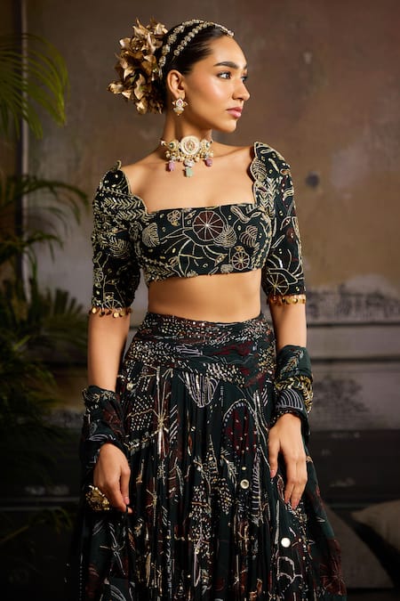 Diyarajvvir Green Georgette, Linen, Organza Beads, Gathered Foliage Print Lehenga Set Online at Aza Fashions Diyarajvvir_Green Georgette, Linen, Organza Beads, Gathered Foliage Print Lehenga Set _Online_at_Aza_Fashions