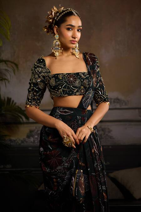 Diyarajvvir Green Georgette, Lining Shantoon Print High-low Pre-draped Saree With Blouse Online at Aza Fashions Diyarajvvir_Green Georgette, Lining Shantoon Print High-low Pre-draped Saree With Blouse _Online_at_Aza_Fashions