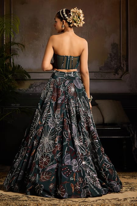 Shop Diyarajvvir Green Crepe And Organza, Lining Shantoon Leaf, Print Lehenga With Cut-out Corset at Aza Fashions Shop_Diyarajvvir_Green Crepe And Organza, Lining Shantoon Leaf, Print Lehenga With Cut-out Corset _at_Aza_Fashions