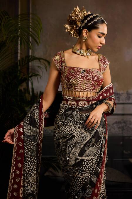 Buy_Diyarajvvir_Maroon Crepe, Georgette, Satin, Abstract Jaal Print Pre-stitched Saree Set _Online_at_Aza_Fashions
