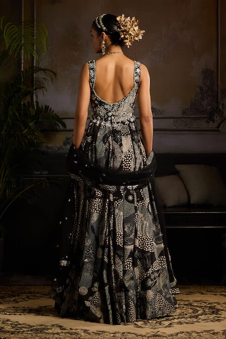 Shop Diyarajvvir Black Crepe, Linen Beads, Sequins, Chains Abstract Jaal Print Anarkali And Dupatta at Aza Fashions Shop_Diyarajvvir_Black Crepe, Linen Beads, Sequins, Chains Abstract Jaal Print Anarkali And Dupatta _at_Aza_Fashions