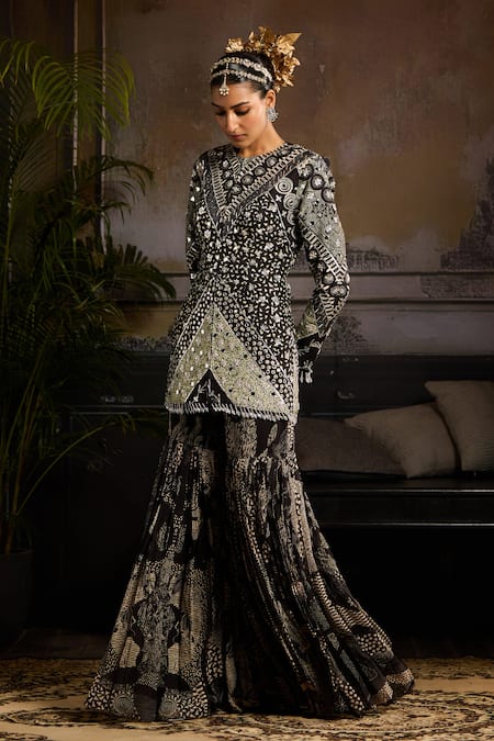 Diyarajvvir Black Raw Silk, Georgette, Lining Shantoon Crystal, Print Jacket With Gharara Online at Aza Fashions Diyarajvvir_Black Raw Silk, Georgette, Lining Shantoon Crystal, Print Jacket With Gharara _Online_at_Aza_Fashions