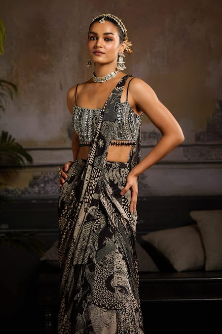 Diyarajvvir Black Tulle, Georgette Beads, Crystals, Abstract Jaal Print Pre-draped Saree Set Online at Aza Fashions Diyarajvvir_Black Tulle, Georgette Beads, Crystals, Abstract Jaal Print Pre-draped Saree Set _Online_at_Aza_Fashions