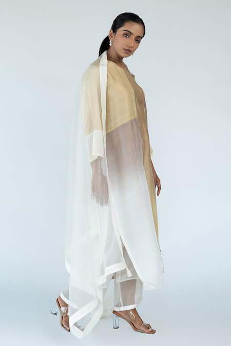 Meghna Panchmatia_Beige Dupatta Silk Organza, Pant Silk, Kurta Color Block Ombre Set _Online_at_Aza_Fashions