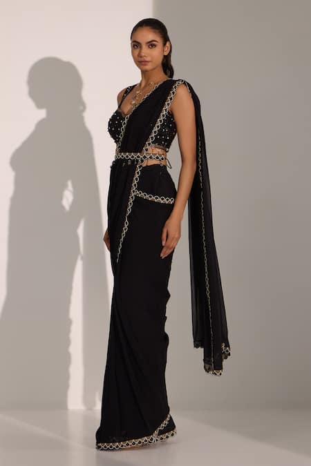 Nitisha Kashyap Official_Black Silk, Georgette Scallop Border Embroidered Pre-draped Saree With Blouse _Online_at_Aza_Fashions