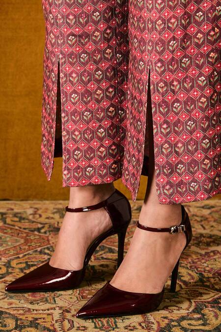 Sue Mue Burgundy Linen Embroidery, Beads V-neck Floral Print Top And Pant Set Online at Aza Fashions Sue Mue_Burgundy Linen Embroidery, Beads V-neck Floral Print Top And Pant Set _Online_at_Aza_Fashions