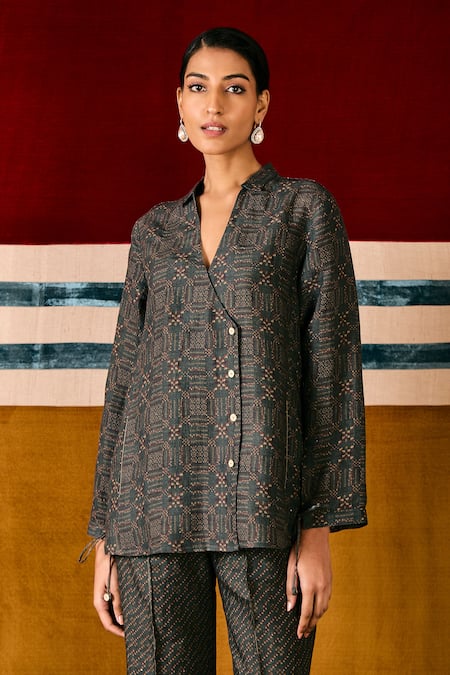 Shop Sue Mue Green Linen Collared Geometric Print Shirt And Pant Set Online at Aza Fashions Shop_Sue Mue_Green Linen Collared Geometric Print Shirt And Pant Set _Online_at_Aza_Fashions