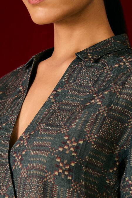 Sue Mue Green Linen Collared Geometric Print Shirt And Pant Set at Aza Fashions Sue Mue_Green Linen Collared Geometric Print Shirt And Pant Set _at_Aza_Fashions