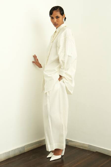 Buy_OFRIDA_Ivory Pant Poplin, Shirt 100% Starkiss Embroidered And Set 
