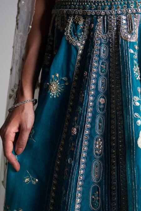 Osaa By Adarsh Green Organza Aari Work, French Knots, Bloom Vine Embroidered Lehenga Set at Aza Fashions Osaa By Adarsh_Green Organza Aari Work, French Knots, Bloom Vine Embroidered Lehenga Set_at_Aza_Fashions