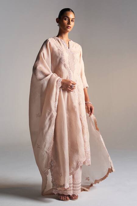 Buy_Osaa By Adarsh_Peach Organza Applique, Aari, French Knot, Zardozi Embroidered Kurta Pant Set _Online_at_Aza_Fashions
