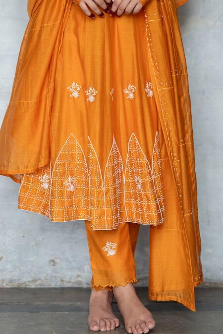Buy_Tilsim By Sagarika Mehrotra_Yellow Chanderi, Cotton Embroidery V-neck Floral Anarkali Set _Online_at_Aza_Fashions